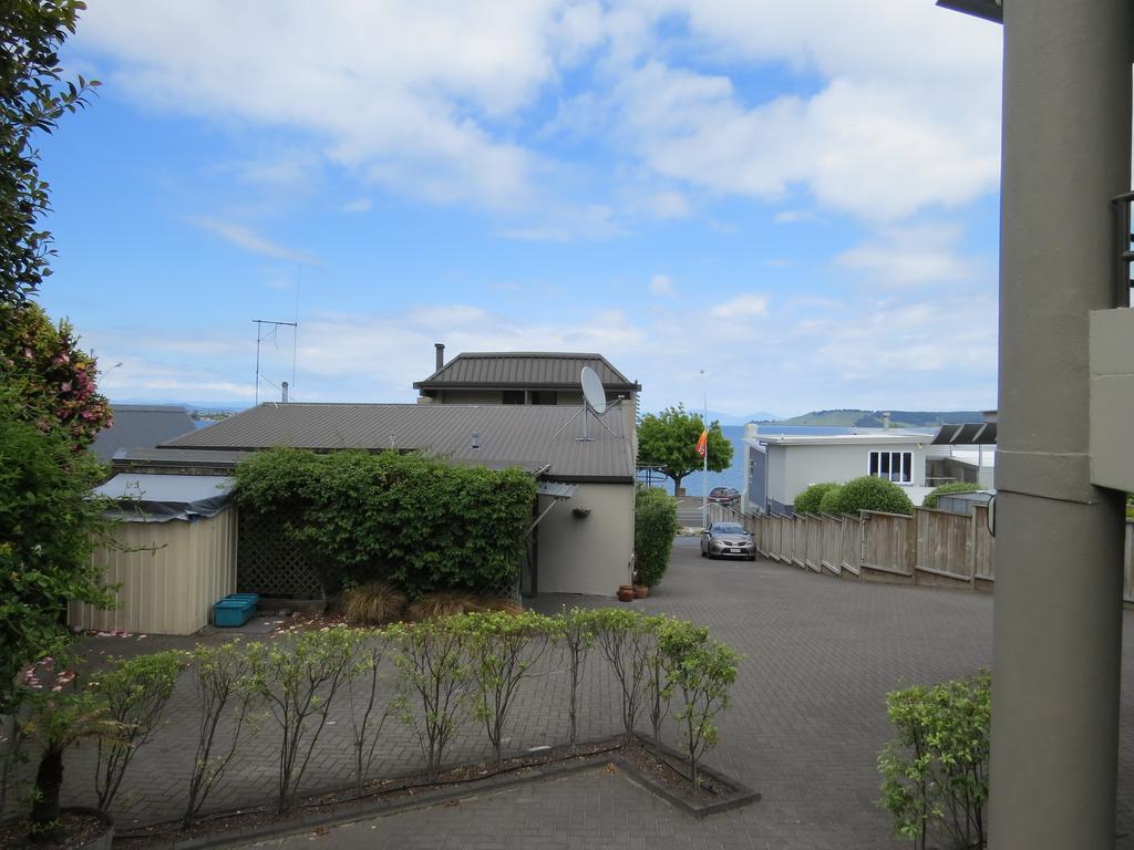 Baywater Lakeview Motel Taupo Exterior photo