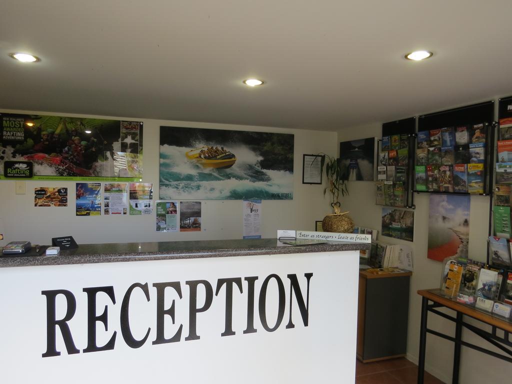 Baywater Lakeview Motel Taupo Exterior photo