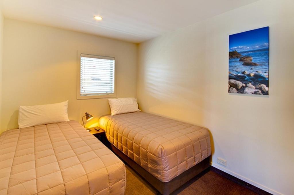 Baywater Lakeview Motel Taupo Room photo